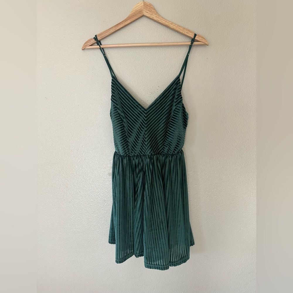 Antoinette Ribbed Velour Velvet Elegant Green V Neck Jumpsuit Romper Size M - Picture 2 of 8